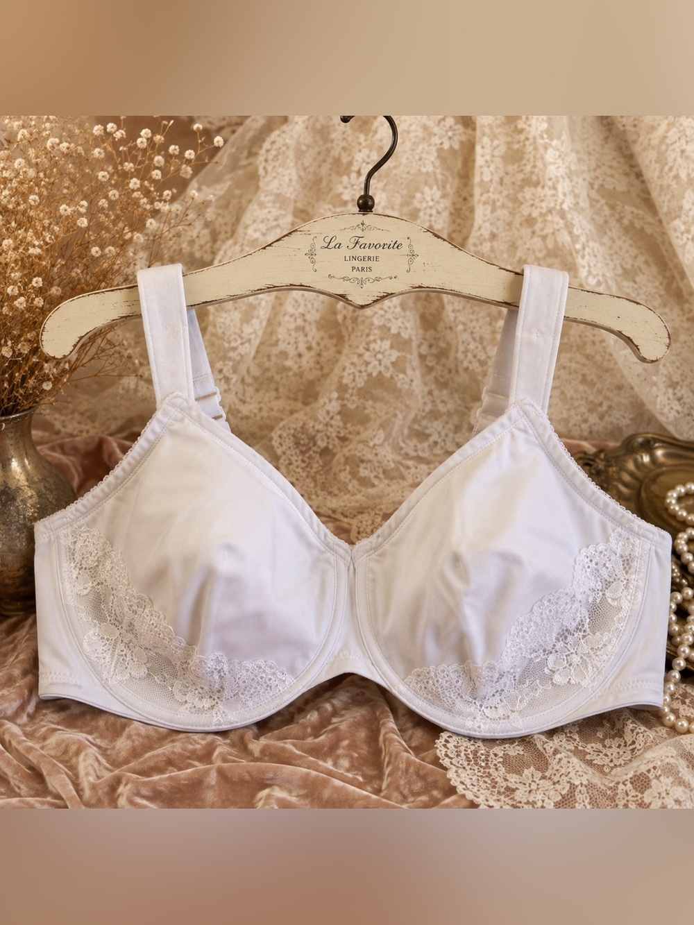 Olga Gentle Lift Underwire Bra 5001 White Full Coverage 38DD EUC Discontinued